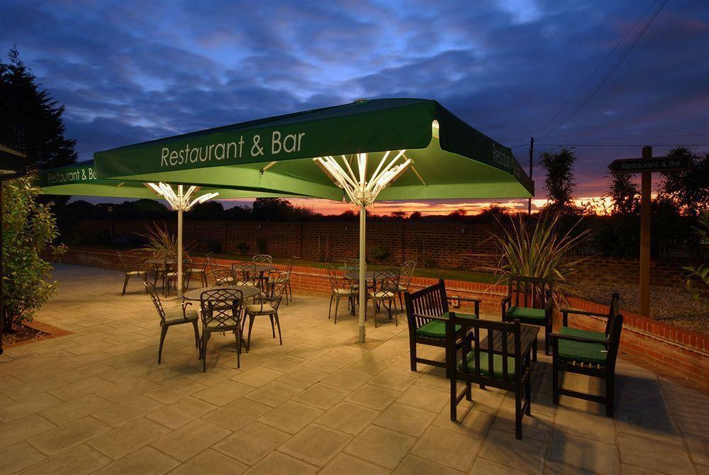 Crouchers Hotel Chichester Exterior foto